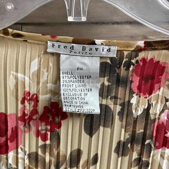 FRED DAVID Womens Petite Floral Blouse Faux Camisole Lace Trim Pleated Size PM - Picture 3 of 5